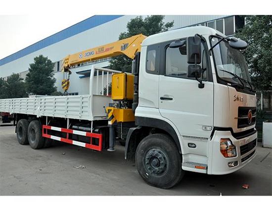 東風天龍后雙橋隨車吊