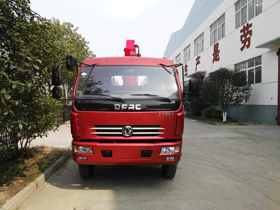 東風多利卡隨車吊