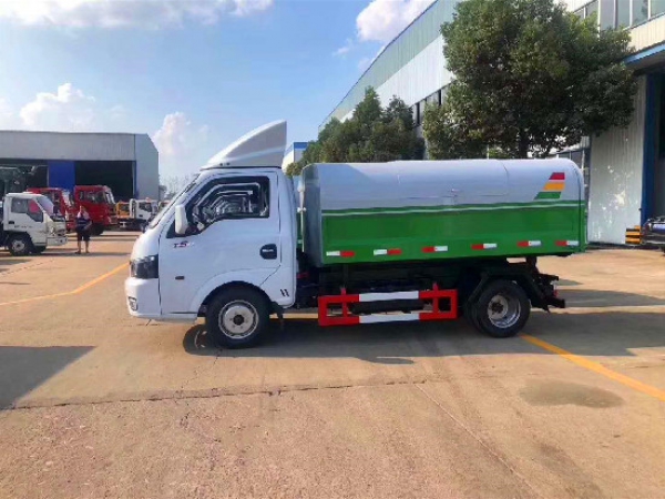 東風途逸國六3~4方密封垃圾車