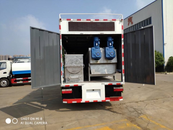 國六吸污凈化車-化糞池無害化處理車